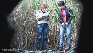 Подсматривание на пустыре за ссущими девушками